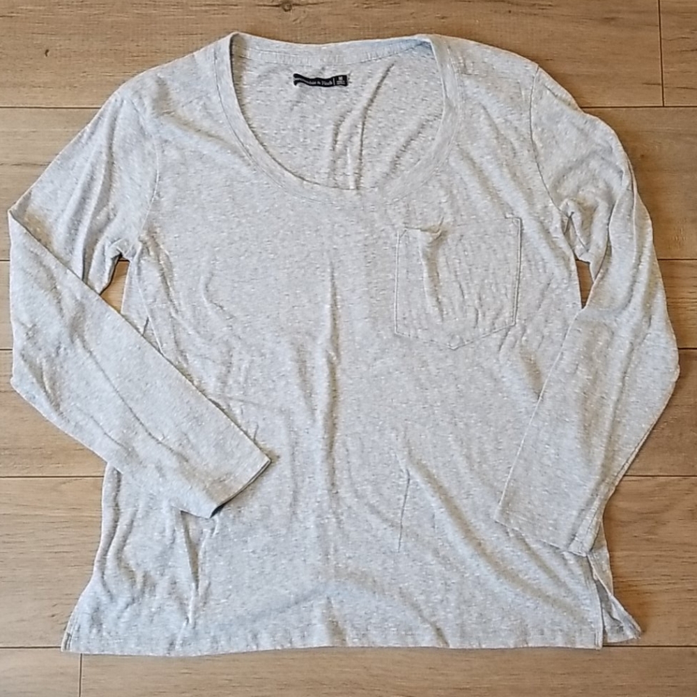 Abercrombie & Fitch Loose Fit Pocket Tee M